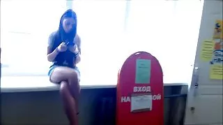 Przyłapałem przyjaciela na masturbacji i kazałem jej ssać kutasa, dojzale mamuski aby się uspokoić