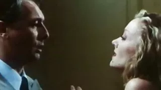 Blond piękność udało się osiągnąć dojrzałe mamuśki nago orgazm z dwoma palcami